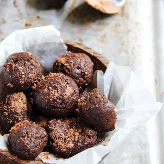 Healthy Chocolate Protein Bites