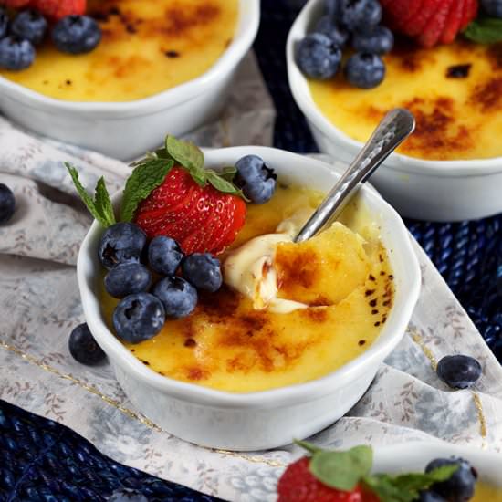 The Best Vanilla Bean Creme Brûlée