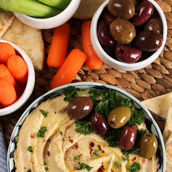 Easy Homemade Hummus