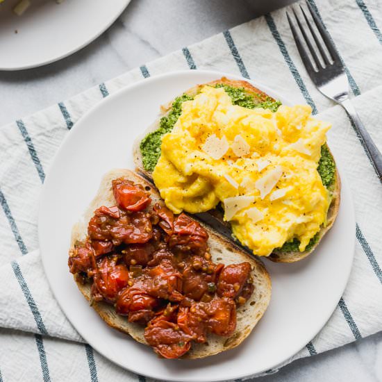 Egg, Tomato, & Pesto Sandwich