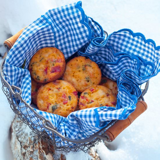 Muffins with chicken and bell pepper