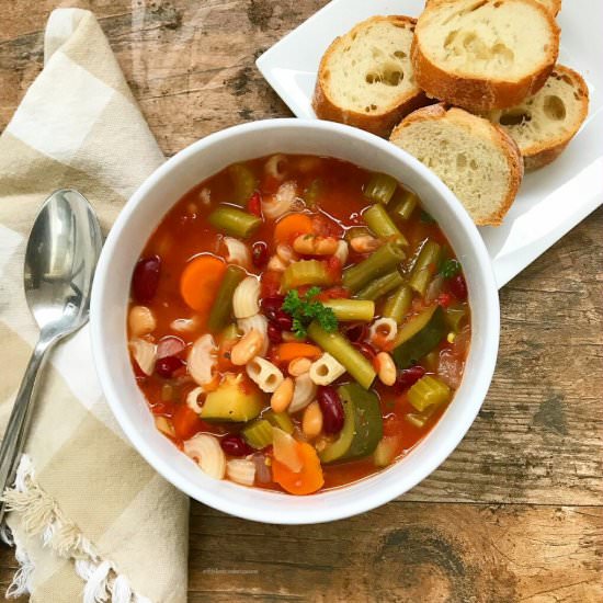 SLOW COOKER MINESTRONE SOUP