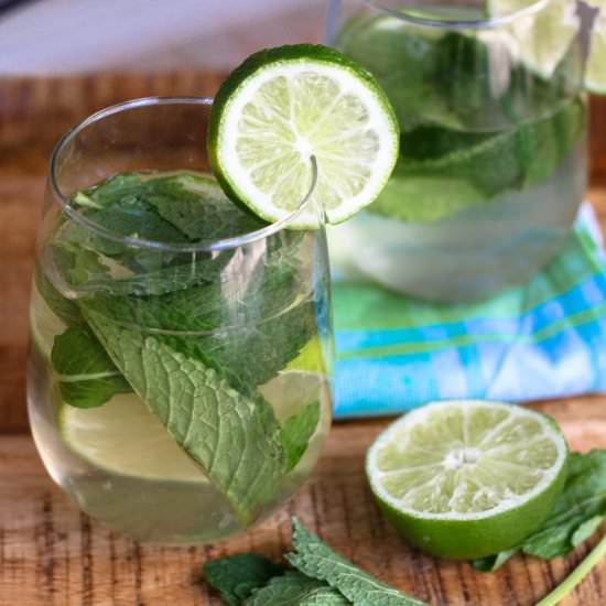 White Wine Skinny Mojito