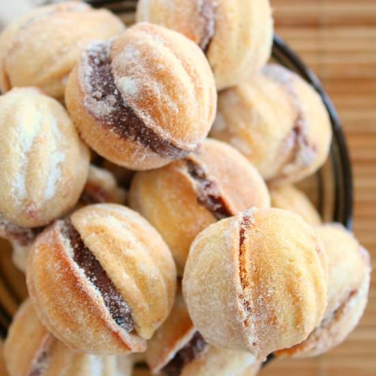 Walnut shaped cookies