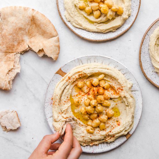 How to Make the BEST Hummus