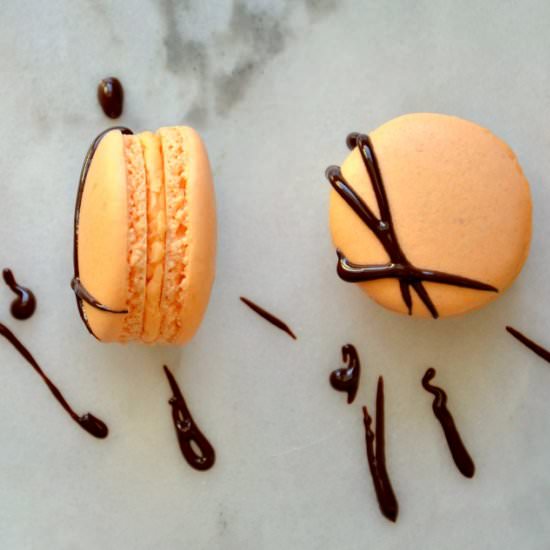 Mango macarons