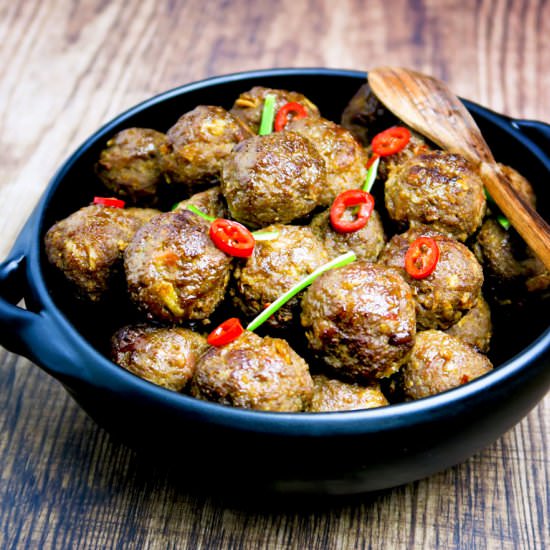 Spicy Indonesian meatballs