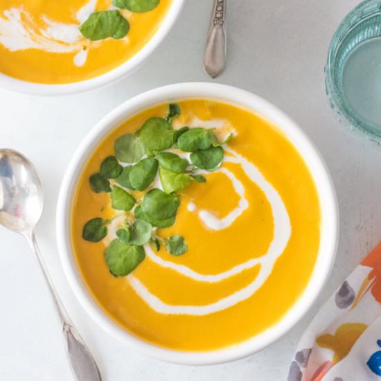 Creamy Vegan Carrot Ginger Soup