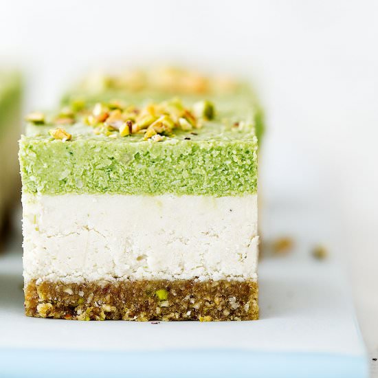 Raw Lime & Pistachio Slice