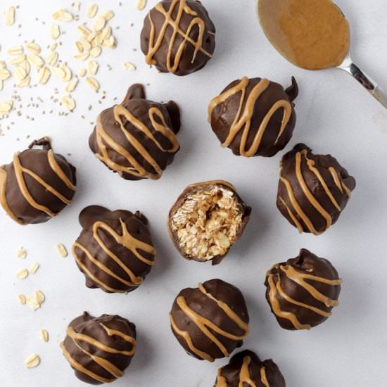 No Bake Chocolate PB Oatmeal Balls