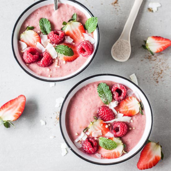 Banana Raspberry Smoothie Bowl
