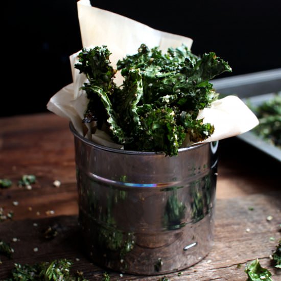 Crunchy Seedy Kale Chips