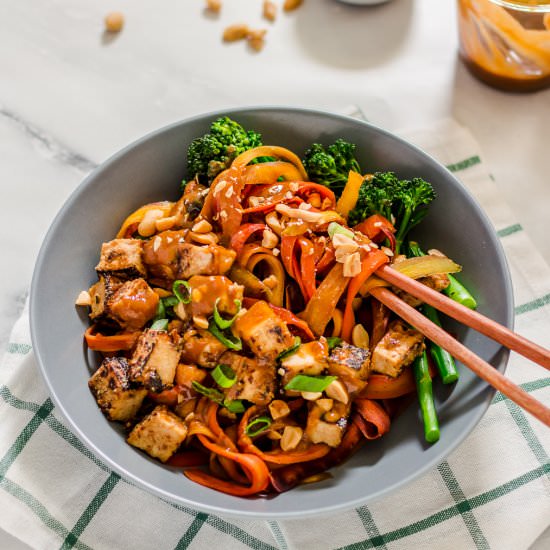 Carrot Bowl w/ Peanut-Ginger Sauce