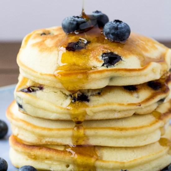 Fluffy Blueberry-Vanilla Pancakes