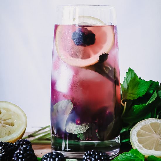Boozy Blackberry Lemonade