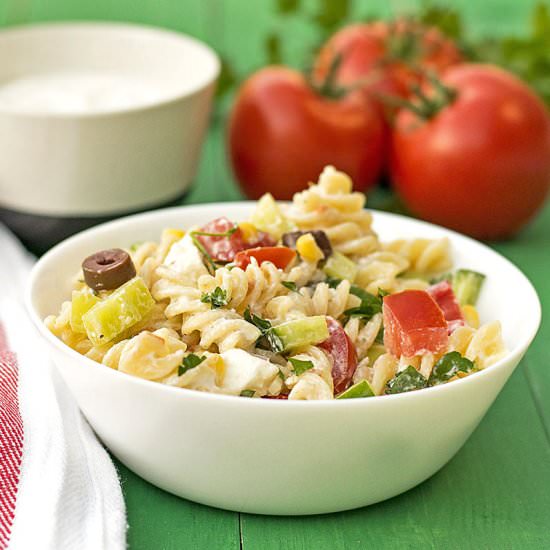 Creamy Greek salad pasta