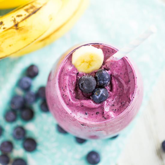 EASY BLUEBERRY BANANA SMOOTHIE