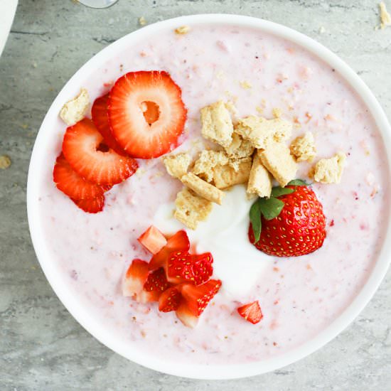 StrawberryCheesecake Overnight Oats