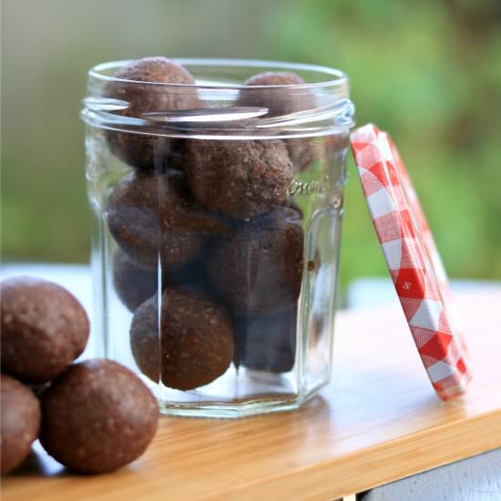 PB Chocolate Bliss Balls