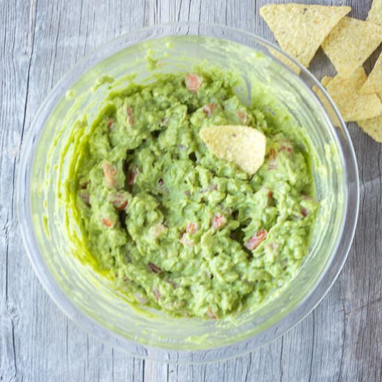Citrusy Simple Guacamole (GF)