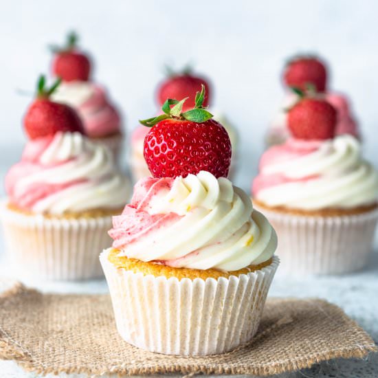 Strawberry Lemonade Cupcakes