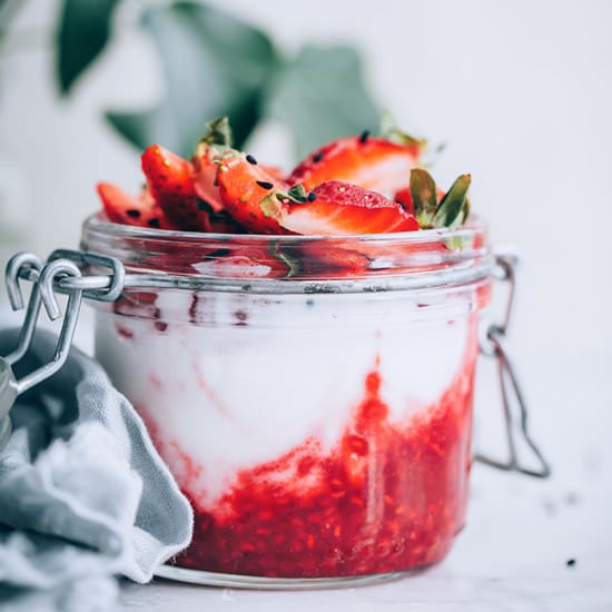 Easy DIY Coconut Yogurt