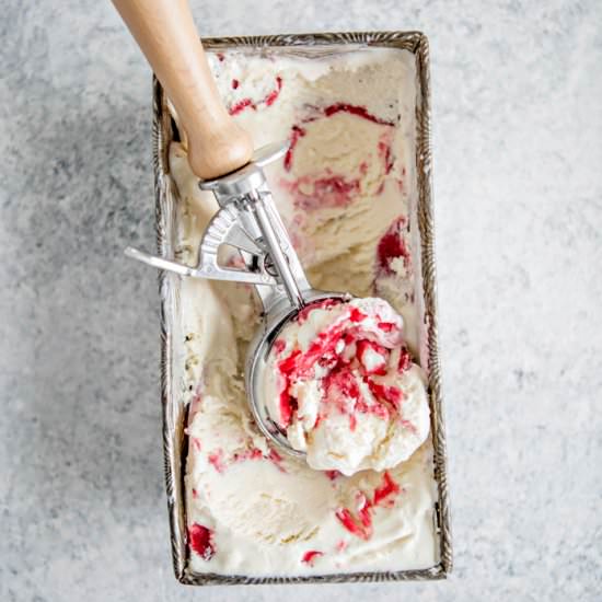 No Churn Vanilla Frozen Yogurt