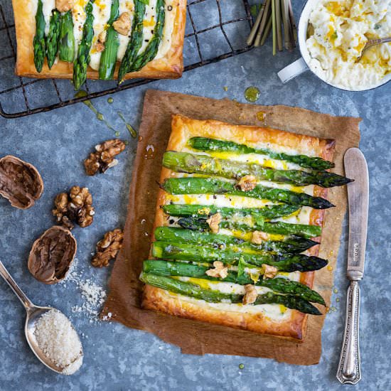Asparagus puff pastry tarts
