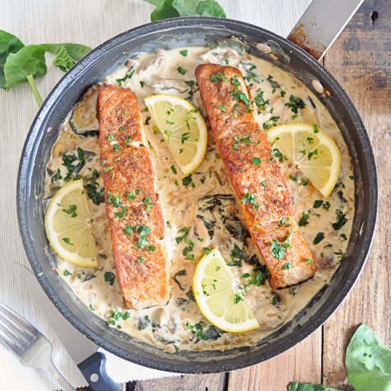 Seared Salmon with Creamy Sauce
