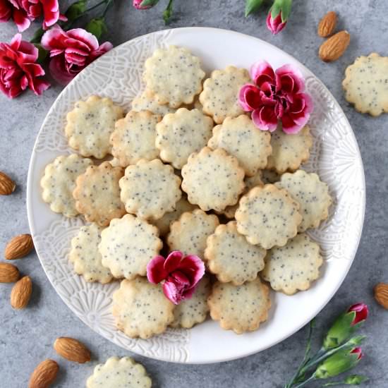 almond poppyseed shortbread cookies