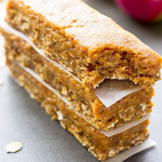 apple pie protein bars
