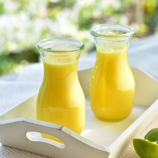 Pineapple, banana and lime smoothie