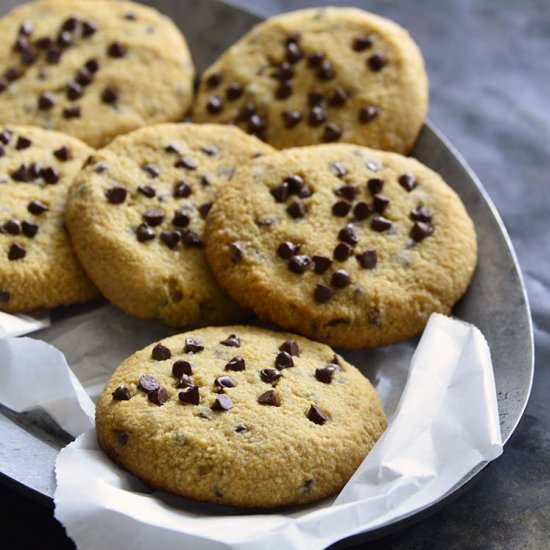 Keto Chewy Chocolate Chip Cookies