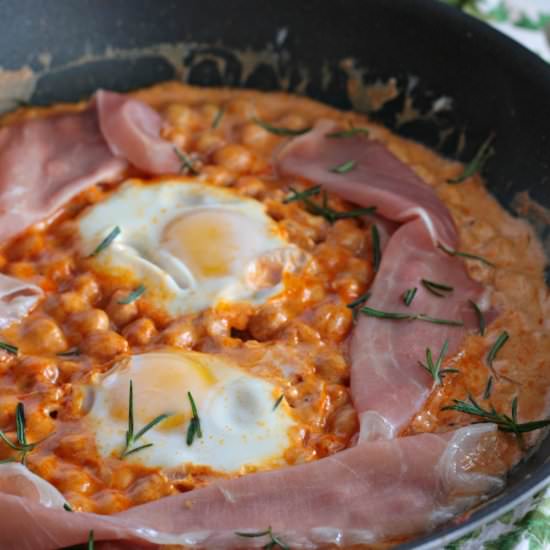 Creamy Chickpeas with Eggs