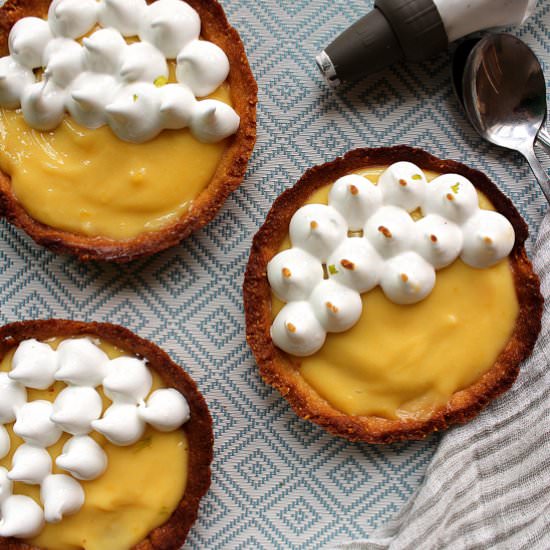 Lemon curd tarts with peanut crust