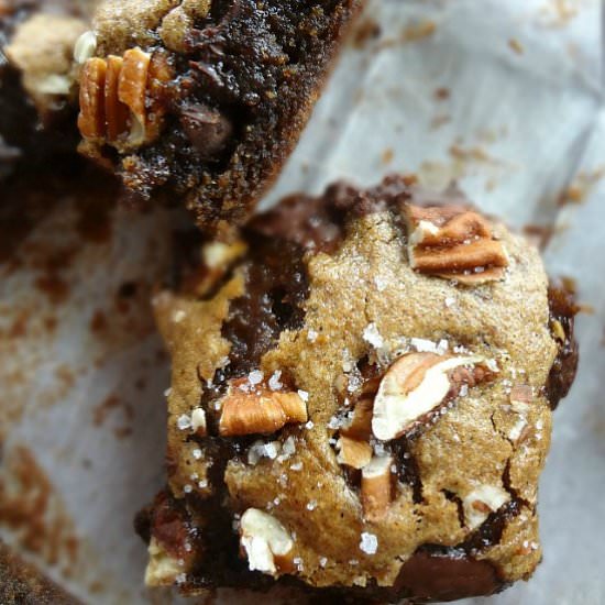 Salted Chocolate Chip Pecan Blondie