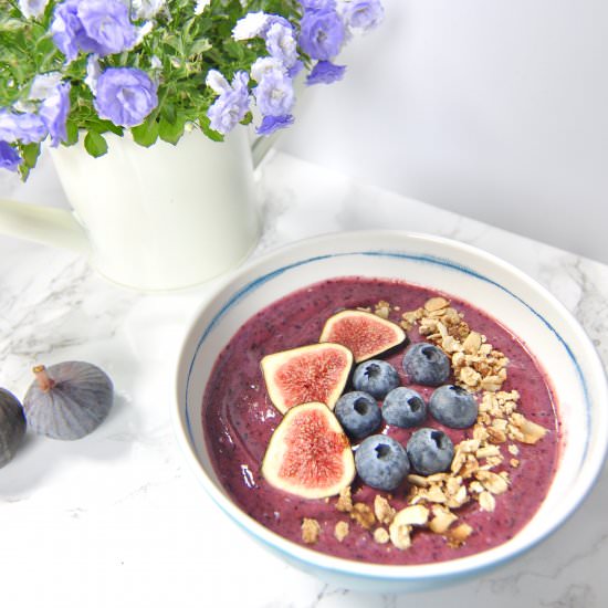 Easy Blueberry Smoothie Bowl