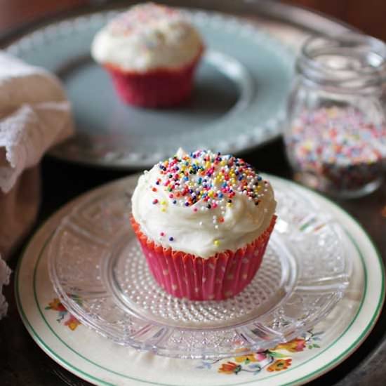 How To Make 2 Vanilla Cupcakes