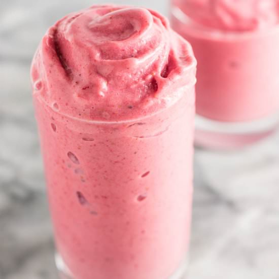 Healthy strawberry banana smoothie
