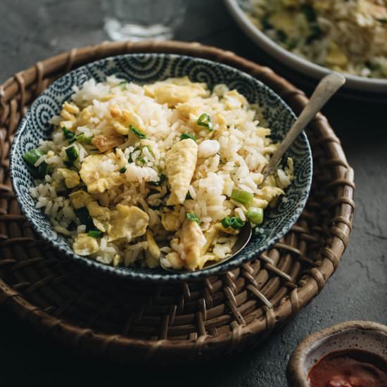 3-Ingredient Egg Fried Rice (蛋炒饭)