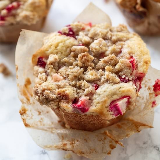 big strawberry rhubarb muffins