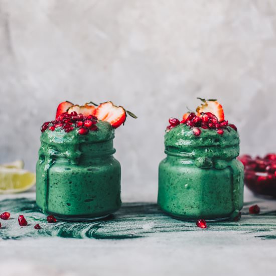 SPIRULINA KALE SMOOTHIE