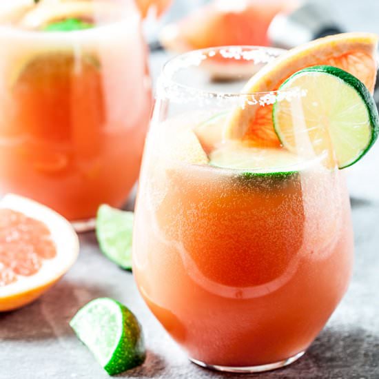 grapefruit paloma cocktail