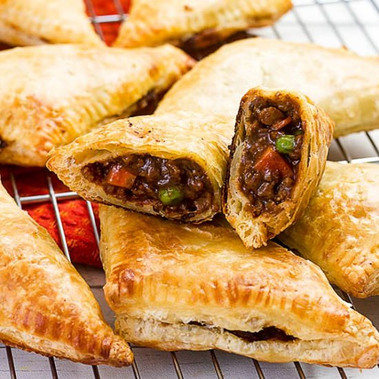 Vegetable Pasties with Veggie Mince