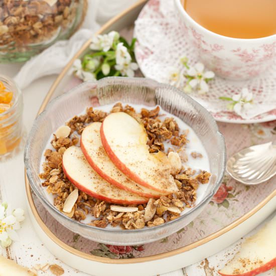 Spiced Apple Granola with Spelt