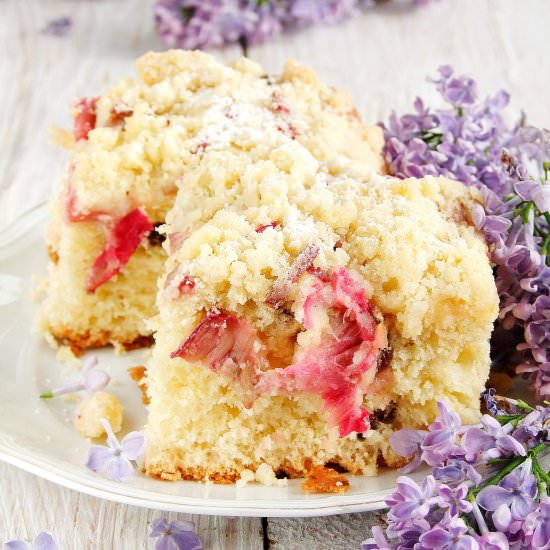 Yeast cake with rhubarb