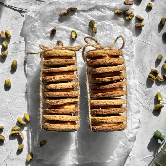 pistachio shortbread cookies