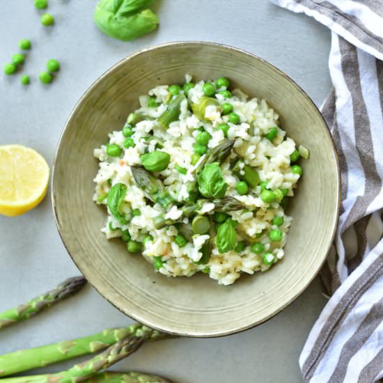 Asparagus and green peas risotto