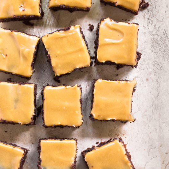Vegan Chocolate Caramel Brownies