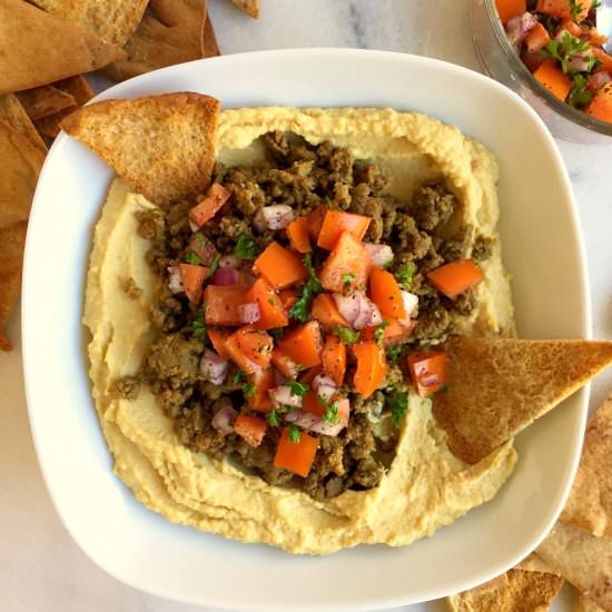 Spiced Beef w/Roasted Garlic Hummus